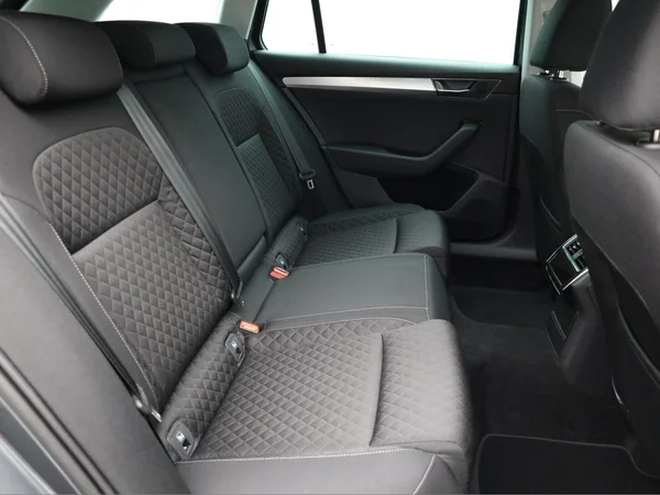 SKODA Superb Combi (2023) — foto 23 van 23
