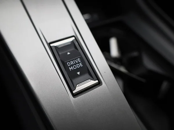 Peugeot 308 (2023) — foto 18 van 39