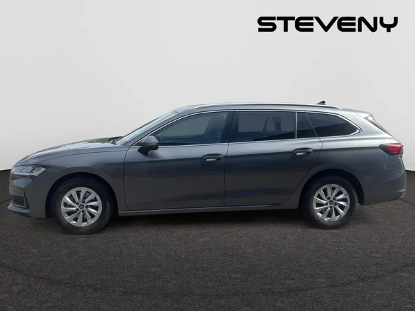 SKODA Superb Combi (2025) — foto 10 van 12
