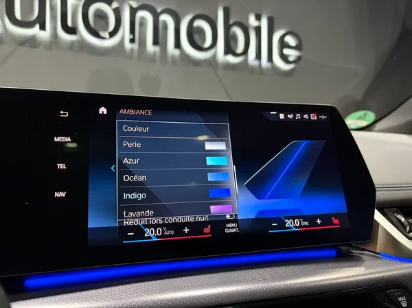 Bmw 218 (2023) — foto 8 van 28