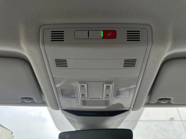 VOLKSWAGEN T-Roc (2022) — foto 5 van 24