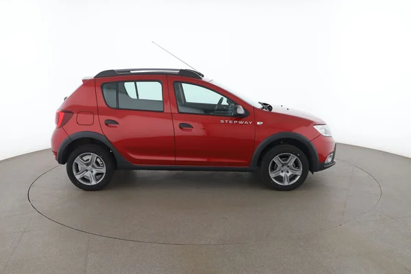 Dacia Sandero (2017) — foto 13 van 16
