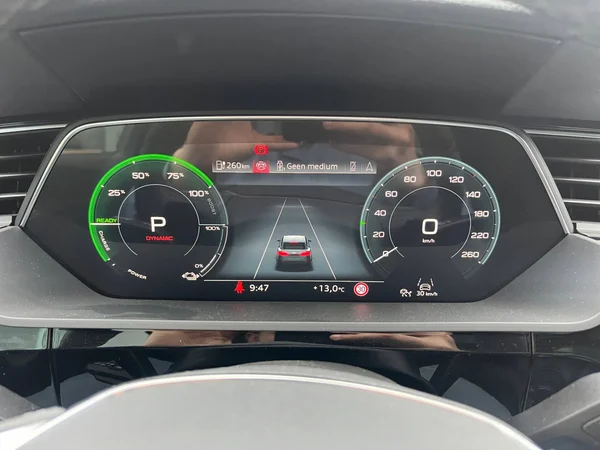 AUDI Q8 e-tron Sportback (2025) — foto 9 van 24