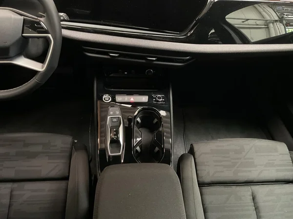 AUDI A5 Avant (2025) — foto 3 van 24