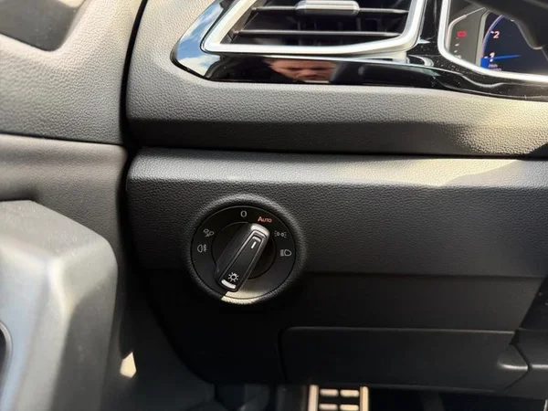 VOLKSWAGEN T-Roc (2024) — foto 20 van 28