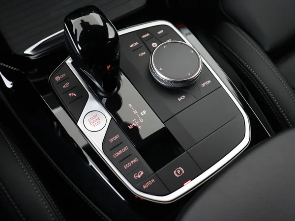 BMW X4 (2022) — foto 4 van 29