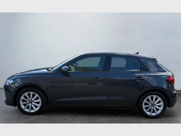 Audi A1 Sportback (2024) — foto 18 van 23