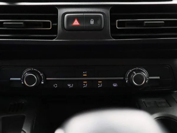 Fiat Doblò (2023) — foto 22 van 39