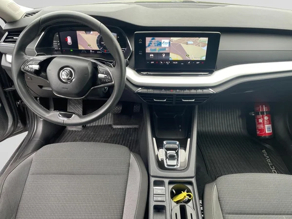 SKODA Octavia Combi (2023) — foto 15 van 21