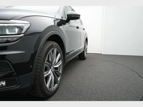 VOLKSWAGEN Tiguan Allspace (2018) — foto 21 van 32