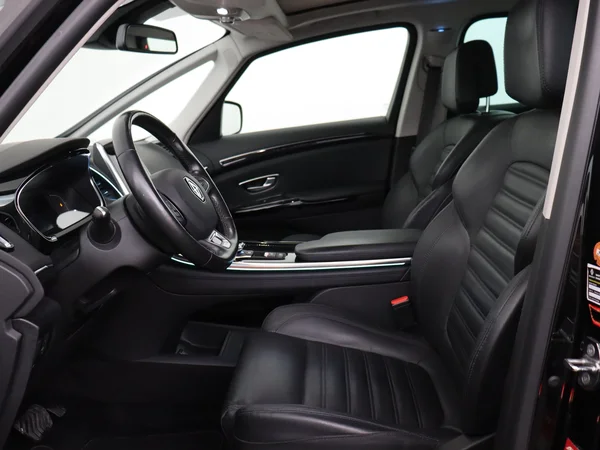 RENAULT Espace (2021) — foto 2 van 30