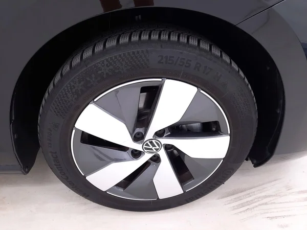 Volkswagen Passat SW (2025) — foto 7 van 21