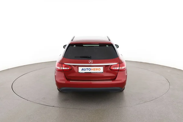 Mercedes-Benz C-Klasse (2018) — foto 11 van 16