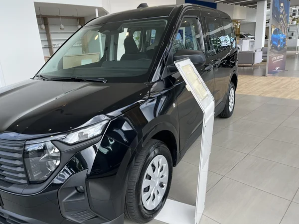 Ford Tourneo Courier (2026) — foto 4 van 11