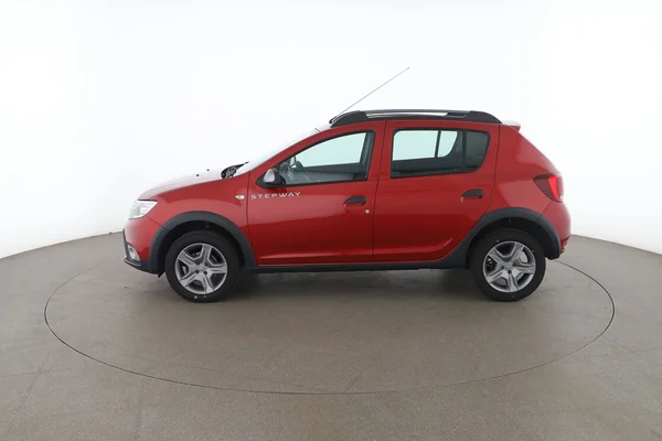 Dacia Sandero (2017) — foto 9 van 16