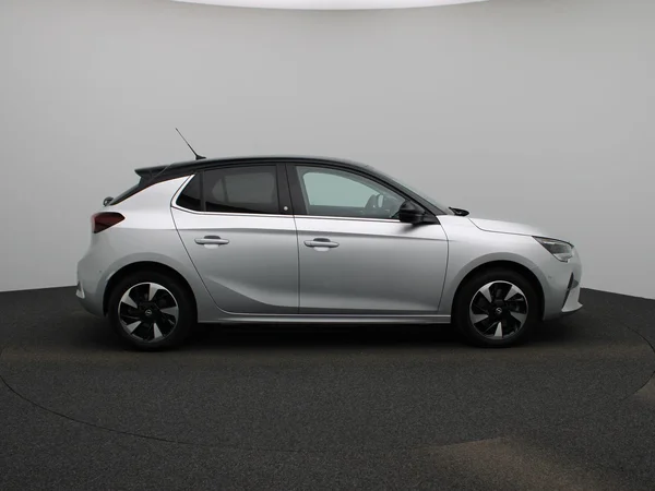 Opel Corsa-e (2023) — foto 33 van 36