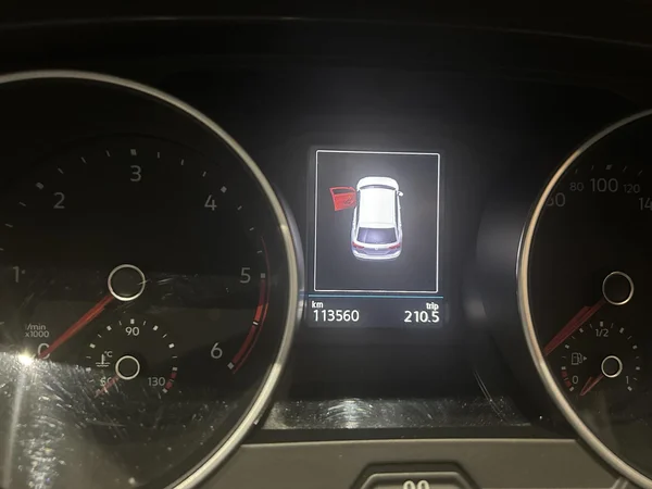 Volkswagen Tiguan (2018) — foto 8 van 19