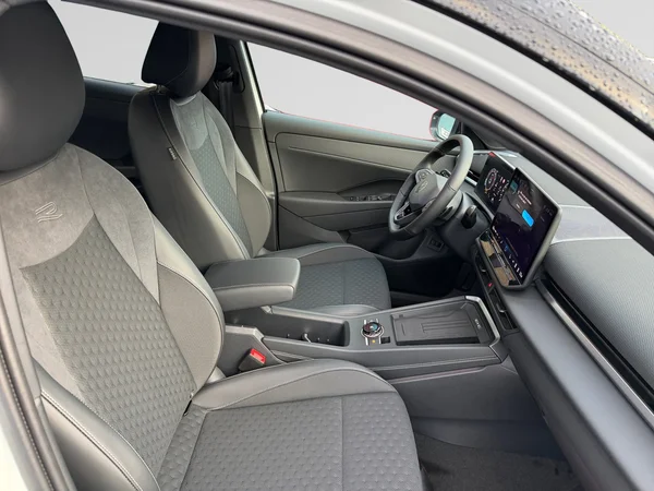 VOLKSWAGEN T-Roc (2026) — foto 5 van 26