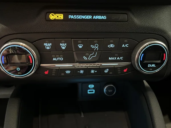 Ford Kuga (2020) — foto 9 van 19