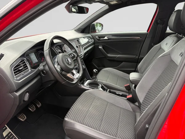 VOLKSWAGEN T-Roc (2018) — foto 11 van 14