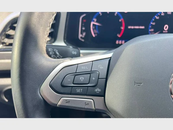 Volkswagen T-Roc (2023) — foto 6 van 22