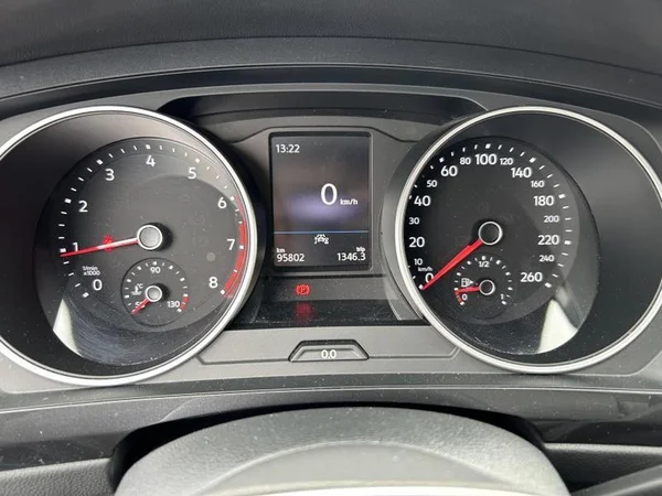 VOLKSWAGEN Tiguan (2021) — foto 8 van 32