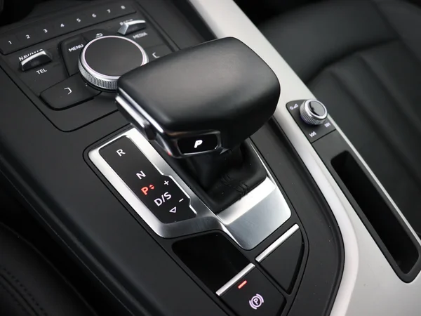 AUDI A4 (2019) — foto 4 van 29