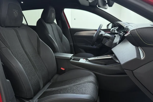 Peugeot 408 (2025) — foto 16 van 18