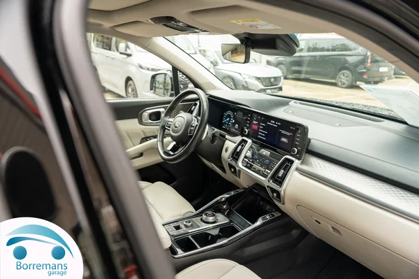 Kia Sorento (2021) — foto 54 van 131