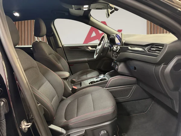 Ford Kuga (2022) — foto 21 van 29