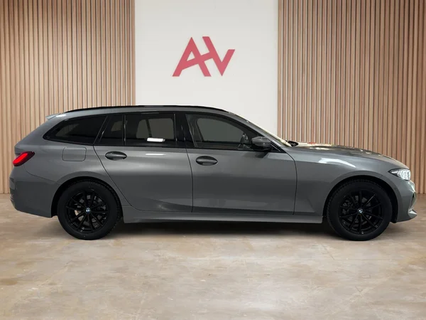 BMW 318 (2022) — foto 25 van 30