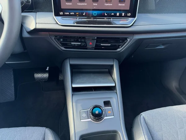 VOLKSWAGEN Tiguan (2026) — foto 3 van 21