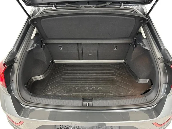 VOLKSWAGEN T-Roc (2022) — foto 19 van 26