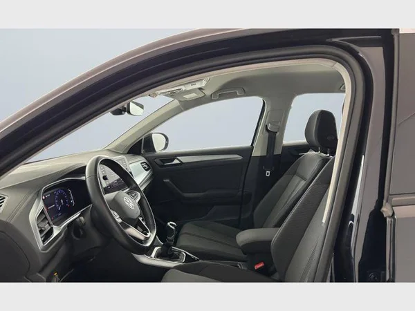Volkswagen T-Roc (2023) — foto 22 van 22