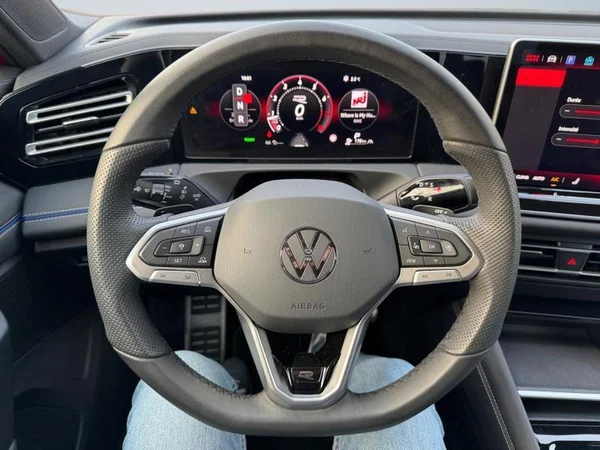 VOLKSWAGEN Tiguan (2024) — foto 25 van 27