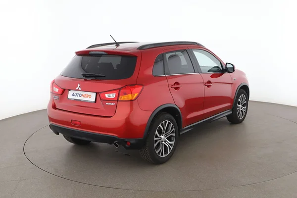 Mitsubishi ASX (2015) — foto 12 van 16