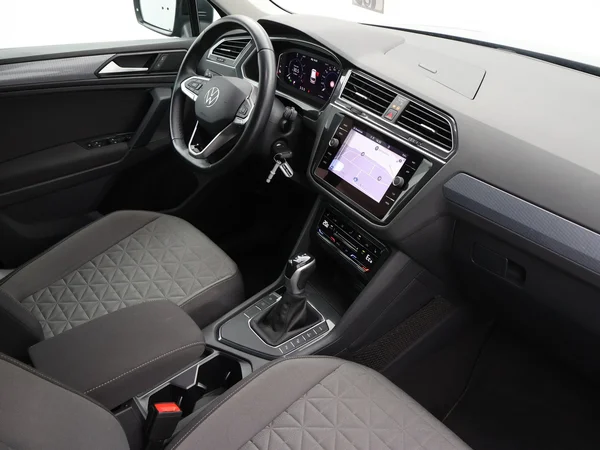 VOLKSWAGEN Tiguan eHybrid (PHEV) (2022) — foto 19 van 25