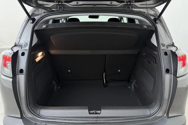 Opel Crossland (2022) — foto 16 van 20