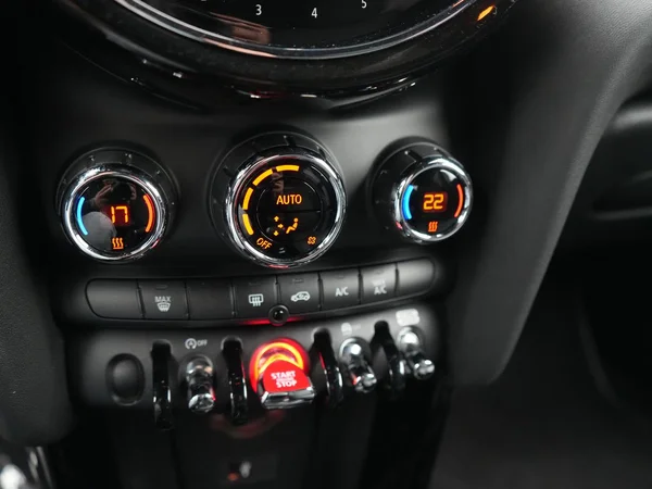 MINI Mini 5 Doors (F55 LCI II) (2022) — foto 10 van 24