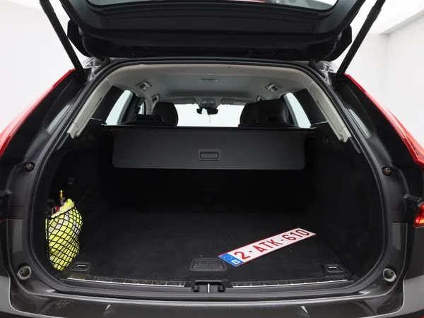 Volvo XC60 (2021) — foto 6 van 44