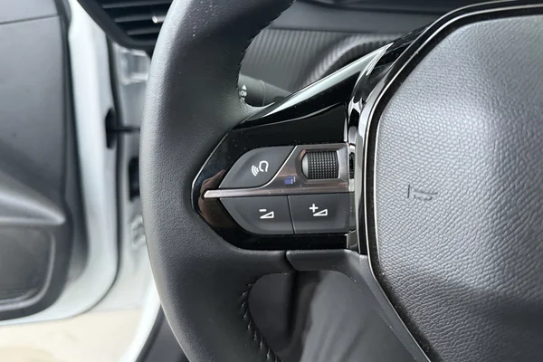 Peugeot 208 (2023) — foto 6 van 18