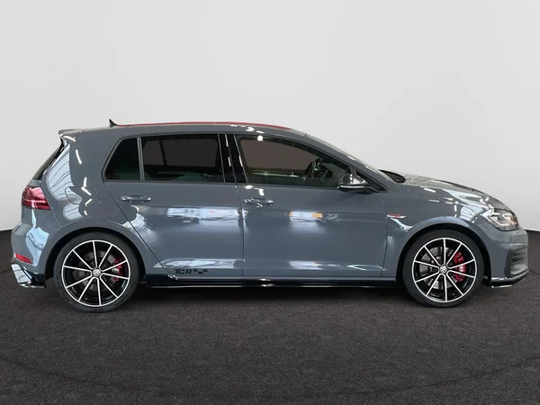 VOLKSWAGEN Golf VII GTI (2019) — foto 19 van 22