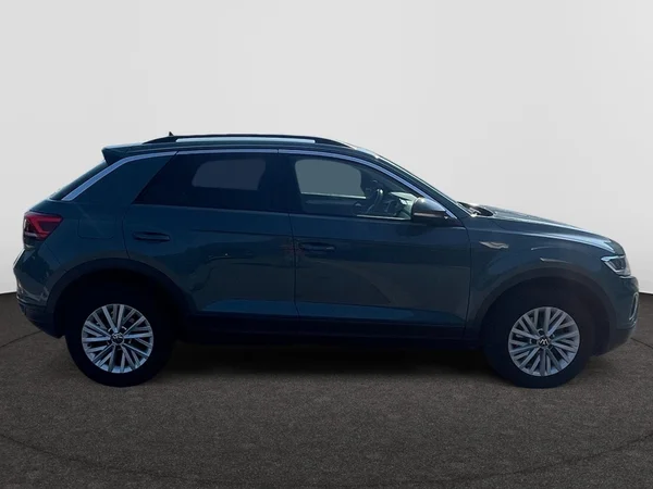 VOLKSWAGEN T-Roc (2022) — foto 16 van 19