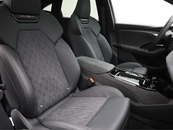 AUDI Q6 Sportback e-tron (2025) — foto 23 van 28