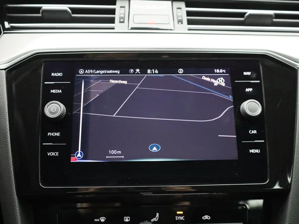 Volkswagen Passat (2021) — foto 11 van 36