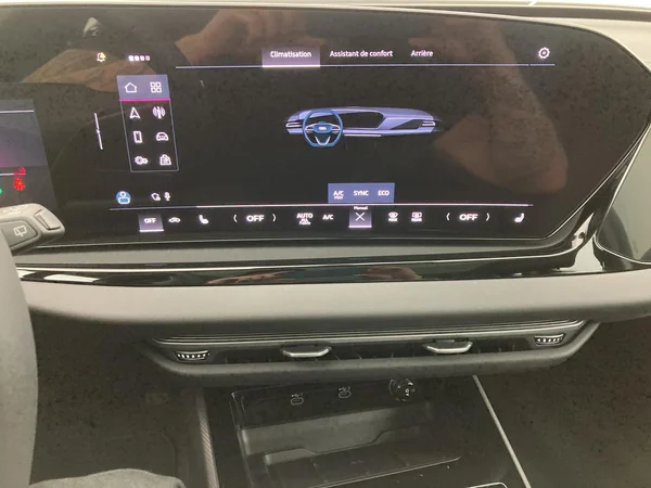 AUDI A6 Avant Dsl (2025) — foto 24 van 36