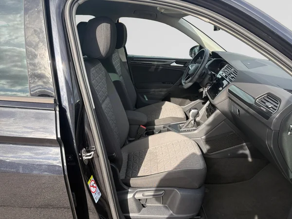 VOLKSWAGEN Tiguan (2023) — foto 10 van 21