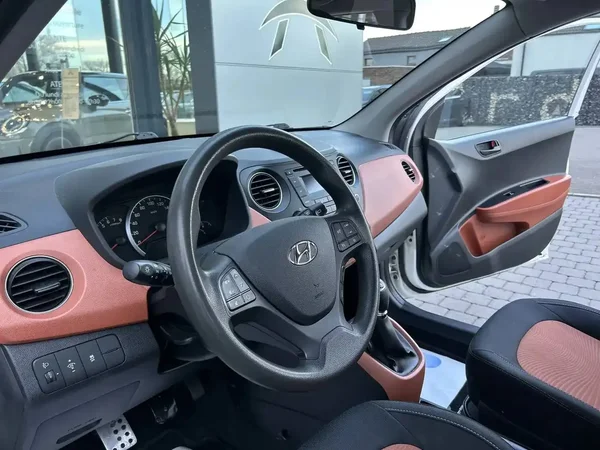 Hyundai I10 (2015) — foto 17 van 17