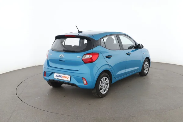 Hyundai i10 (2022) — foto 12 van 16