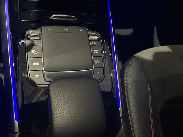Mercedes-Benz GLA (2023) — foto 4 van 18